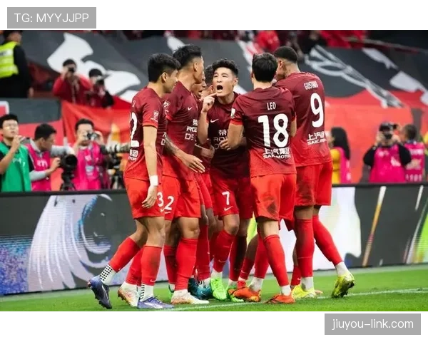 武汉三镇主场迎战上海海港，争抢关键三分