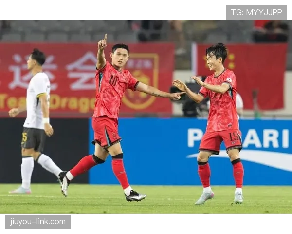 韩国男足当前阶段阵容更新明显,比赛节奏把控提升,展现稳定攻防表现 韩国男足当前阶段阵容更新明显,比赛节奏把控提升,展现稳定攻防表现